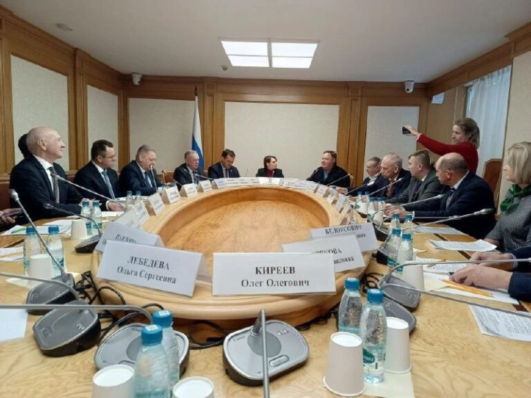 10 февраля принял участие в работе круглого стола...